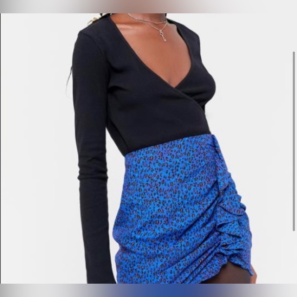 Urban Outfitters| Leopard Mila Printed Ruffle Mini Skirt in Blue, Animal Print!• - Picture 3 of 13